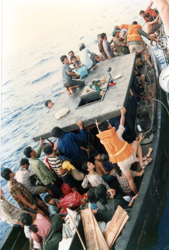 [Opérations diverses] Sauvetage des boat-people - Page 2 1987_m11
