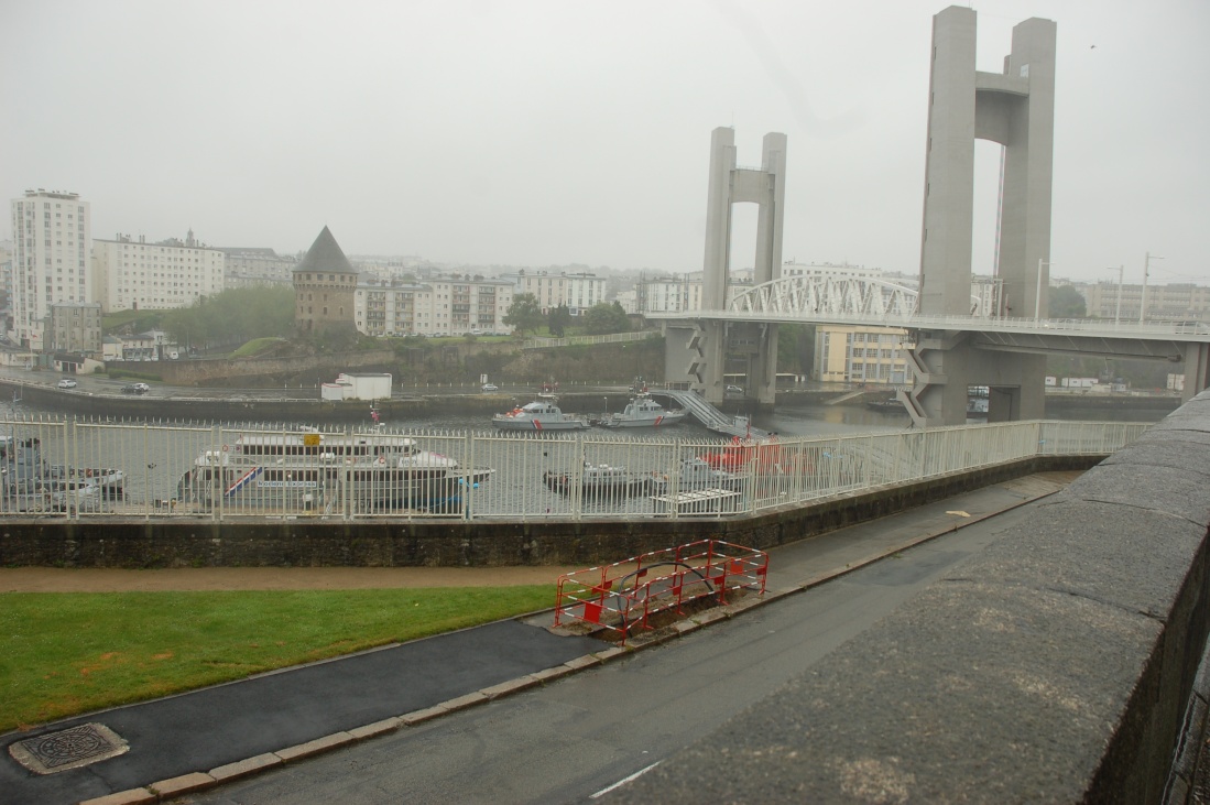 [Les ports militaires de métropole] Port de Brest - TOME 1 - Page 36 Dsc_0413